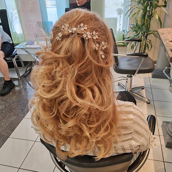 Damen festliches Styling - Luisas Hairfashion Referenzfoto Damen festliches Styling - Friseur Luisas Hairfashion Wetzlar