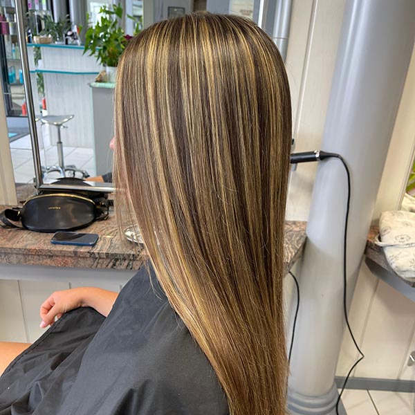 Damen Strähnen - Luisas Hairfashion Referenzfoto Damen Strähnen - Friseur Luisas Hairfashion Wetzlar